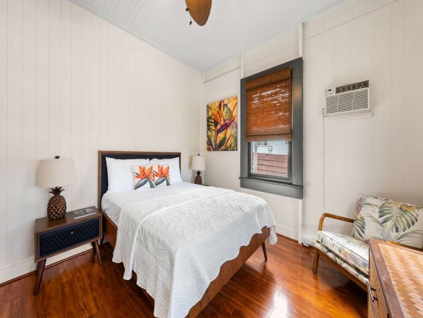 Wailuku Vacation Rental: 3 Beds, Tropical Courtyard, Close to Beaches