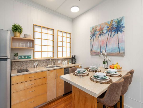 Wailuku Vacation Rental: 3 Beds, Tropical Courtyard, Close to Beaches