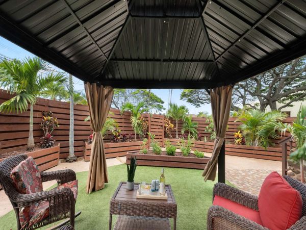 Wailuku Vacation Rental: 3 Beds, Tropical Courtyard, Close to Beaches