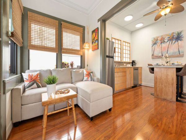Wailuku Vacation Rental: 3 Beds, Tropical Courtyard, Close to Beaches