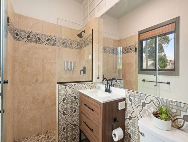 Wailuku Vacation Rental: 3 Beds, Tropical Courtyard, Close to Beaches