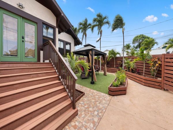 Wailuku Vacation Rental: 3 Beds, Tropical Courtyard, Close to Beaches