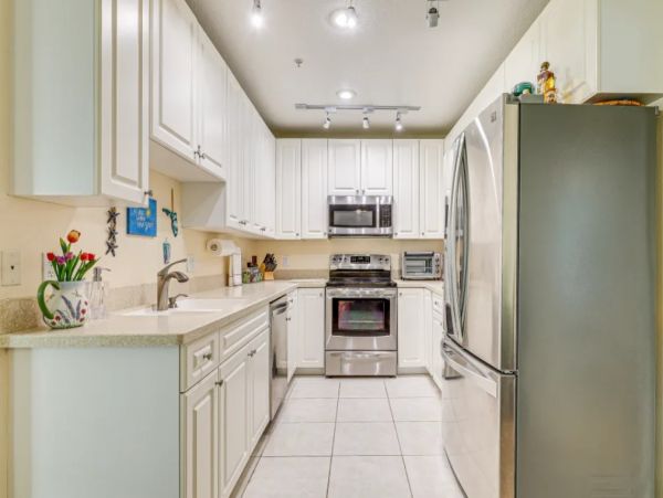 Beachfront Two Bedroom Vacation Rental Condo in Indian Shores