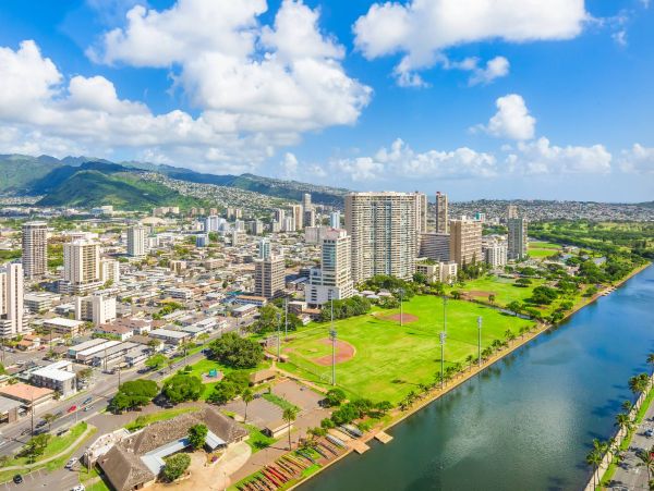 Honolulu Three Bedroom Ocean View Vacation Penthouse