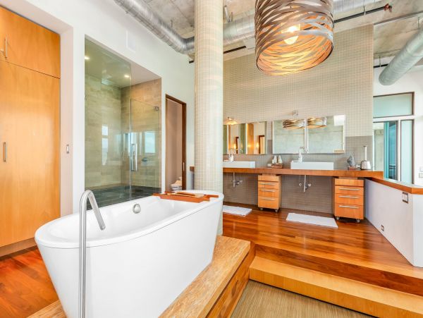 Honolulu Three Bedroom Ocean View Vacation Penthouse