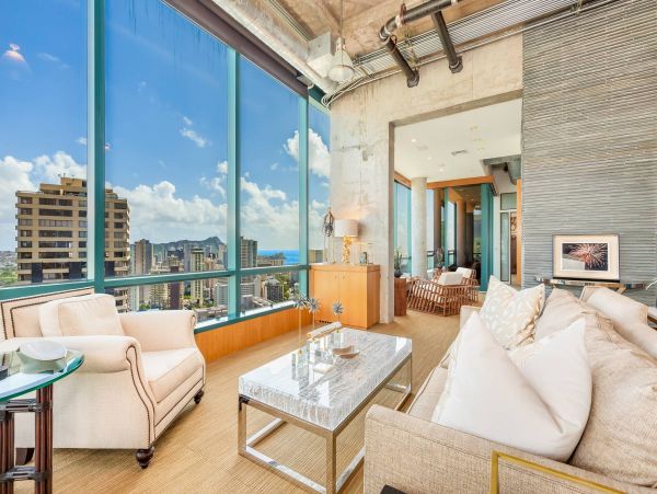 Honolulu Three Bedroom Ocean View Vacation Penthouse