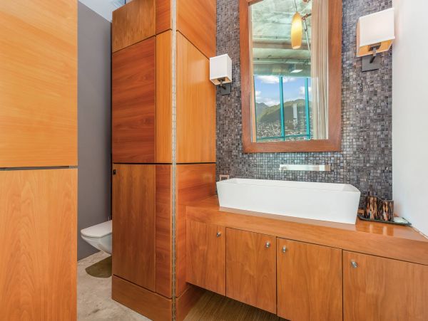 Honolulu Three Bedroom Ocean View Vacation Penthouse