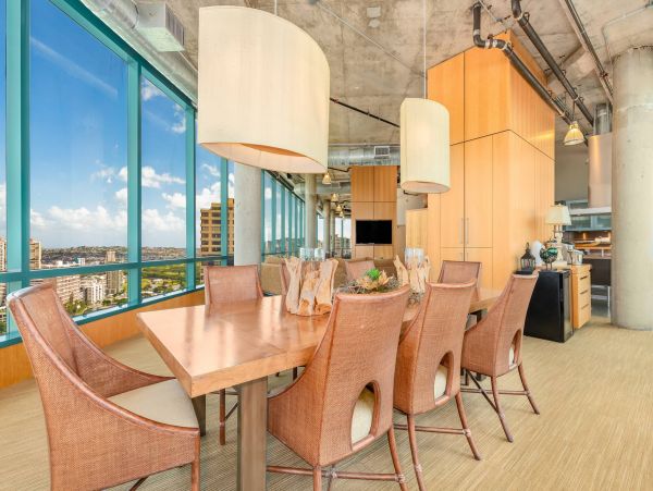 Honolulu Three Bedroom Ocean View Vacation Penthouse