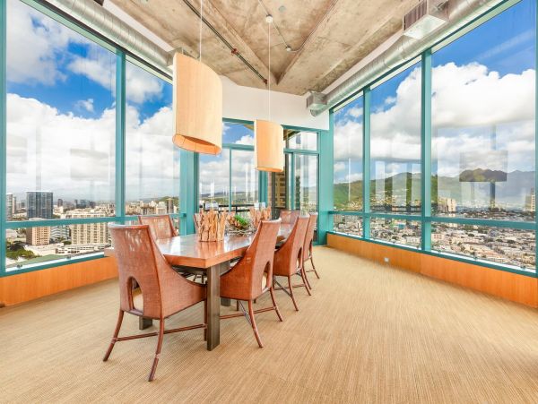 Honolulu Three Bedroom Ocean View Vacation Penthouse