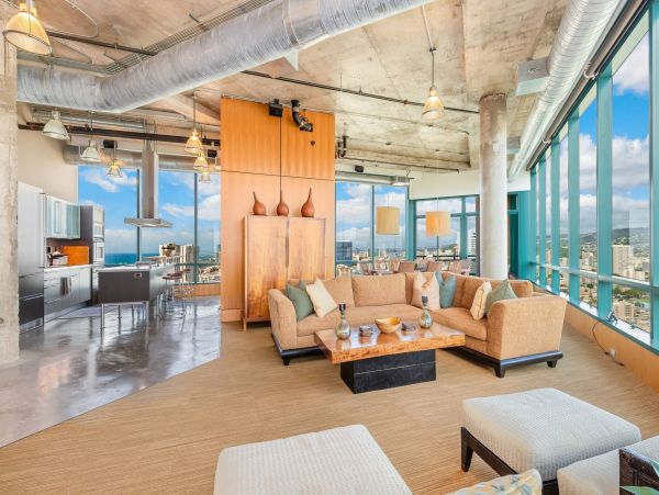 Honolulu Three Bedroom Ocean View Vacation Penthouse