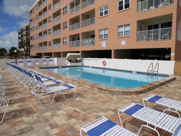 Madeira Beach Condo: Gulf Views and Prime Location