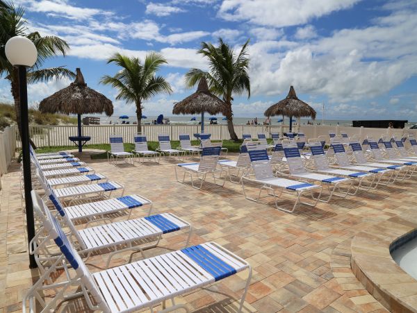 Madeira Beach Condo: Gulf Views and Prime Location