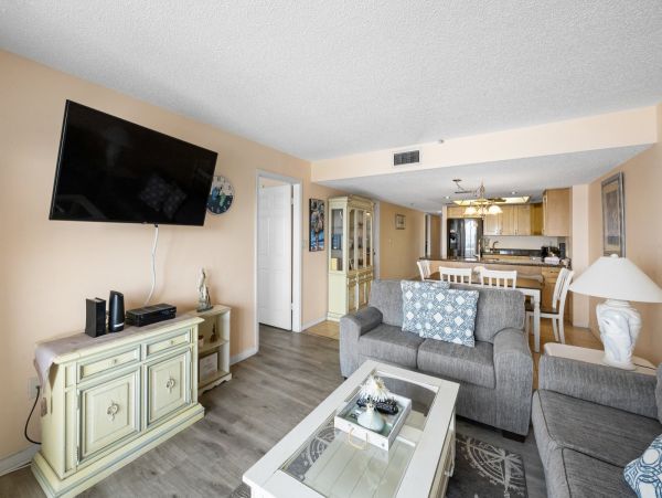 Madeira Beach Condo: Gulf Views and Prime Location