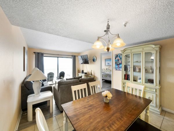 Madeira Beach Condo: Gulf Views and Prime Location