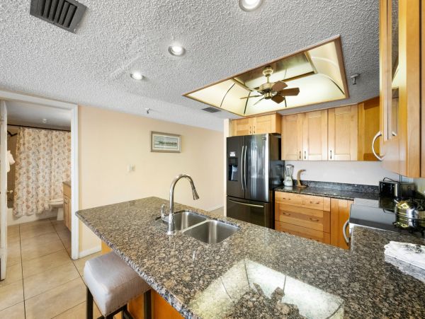 Madeira Beach Condo: Gulf Views and Prime Location