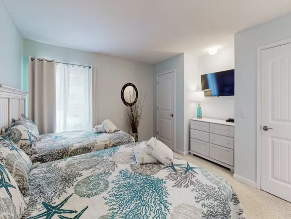 Beautiful Condo with Shared Pool Tennis and Balcony in Hilton Head