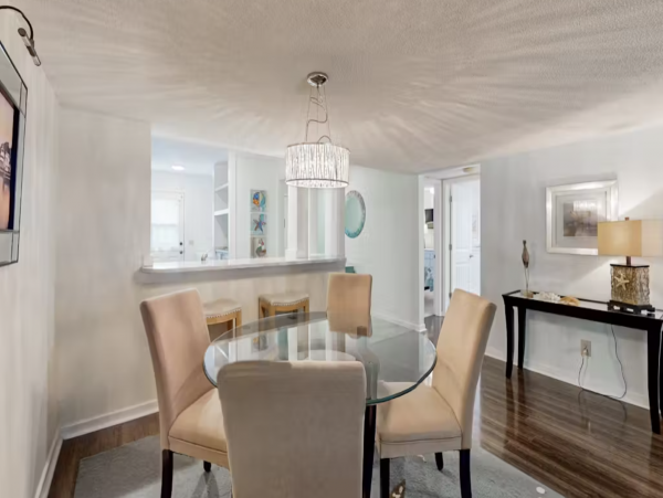 Beautiful Condo with Shared Pool Tennis and Balcony in Hilton Head