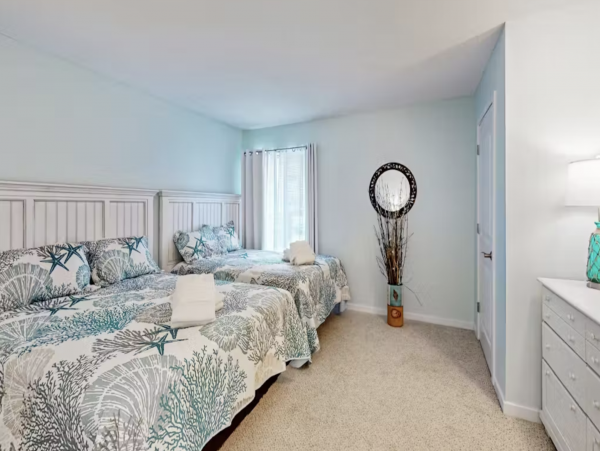 Beautiful Condo with Shared Pool Tennis and Balcony in Hilton Head