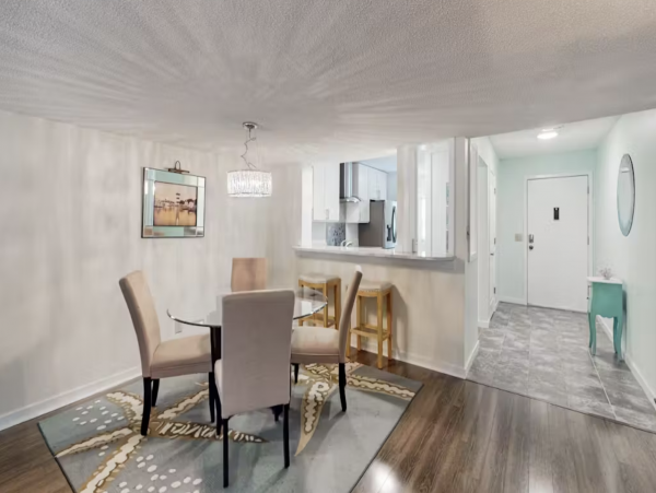 Beautiful Condo with Shared Pool Tennis and Balcony in Hilton Head