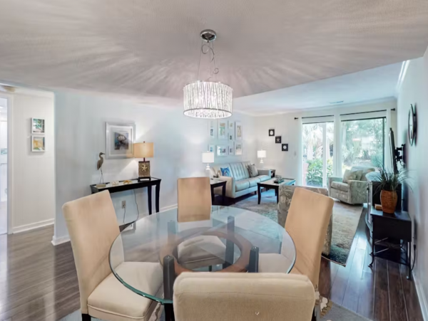 Beautiful Condo with Shared Pool Tennis and Balcony in Hilton Head