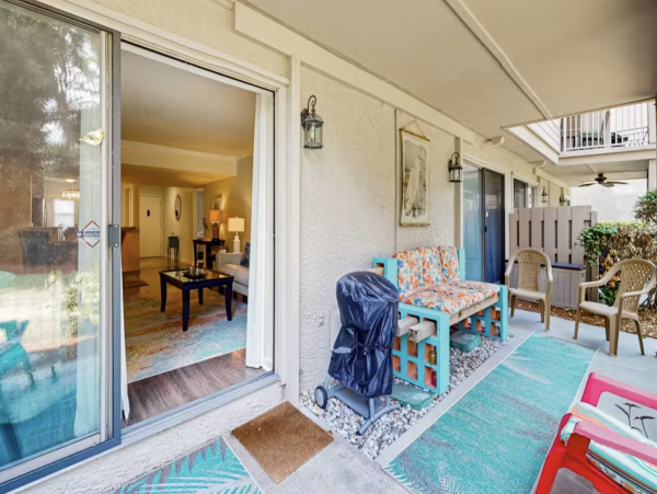 Beautiful Condo with Shared Pool Tennis and Balcony in Hilton Head