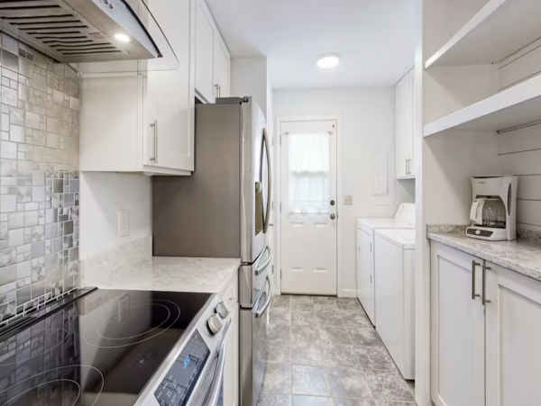 Beautiful Condo with Shared Pool Tennis and Balcony in Hilton Head