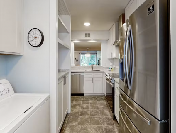Beautiful Condo with Shared Pool Tennis and Balcony in Hilton Head