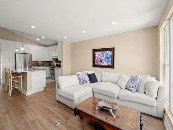 Stunning Vacation Home 3 Bedroom Canalfront