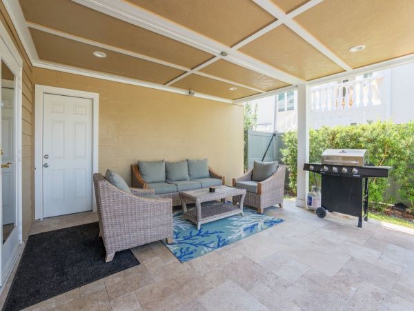 Stunning Vacation Home 3 Bedroom Canalfront
