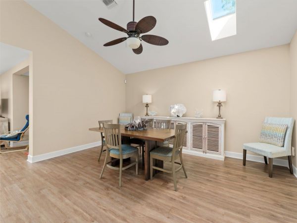 Stunning Vacation Home 3 Bedroom Canalfront