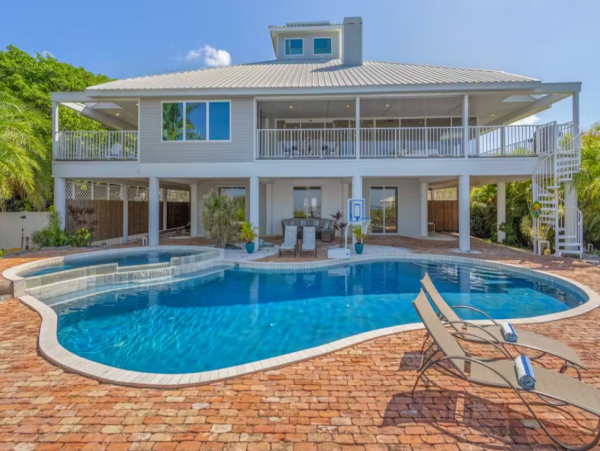 Beautiful Vacation Rental 5 Bedroom in Bradenton