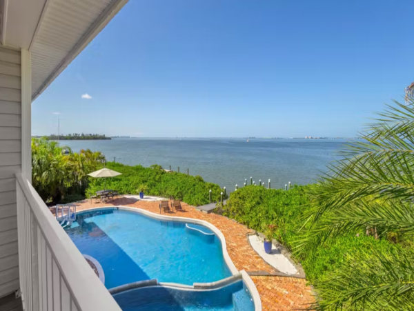Beautiful Vacation Rental 5 Bedroom in Bradenton