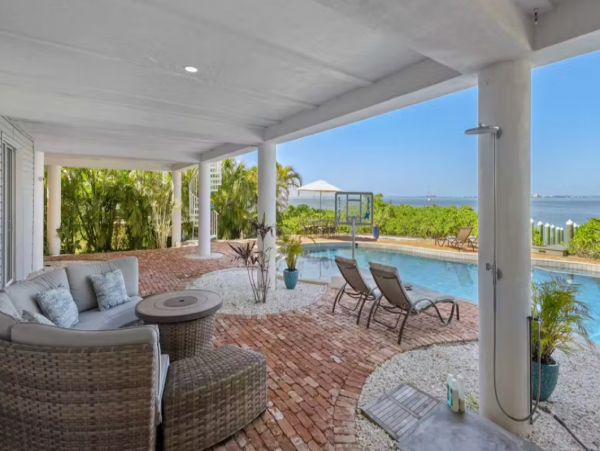 Beautiful Vacation Rental 5 Bedroom in Bradenton