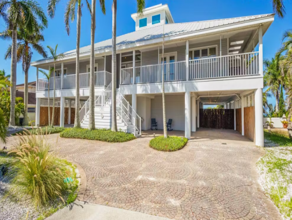 Beautiful Vacation Rental 5 Bedroom in Bradenton