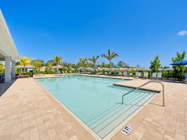 Naples Four Bedroom Stunning Vacation Home
