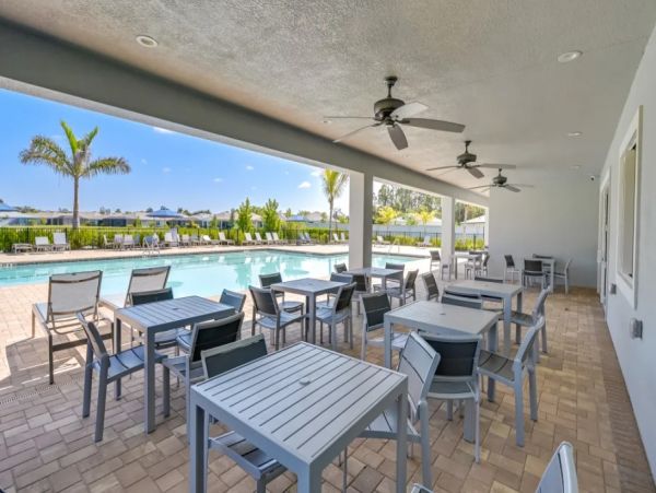 Naples Four Bedroom Stunning Vacation Home