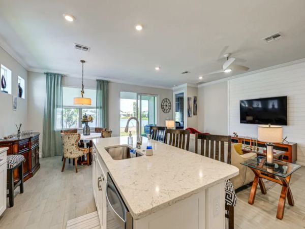 Naples Four Bedroom Stunning Vacation Home