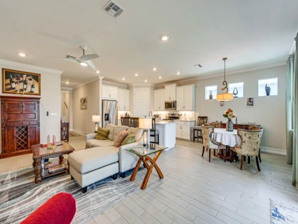 Naples Four Bedroom Stunning Vacation Home