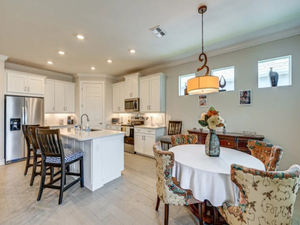 Naples Four Bedroom Stunning Vacation Home