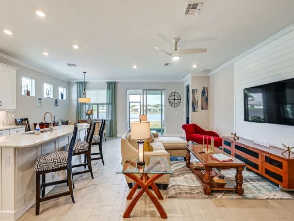 Naples Four Bedroom Stunning Vacation Home