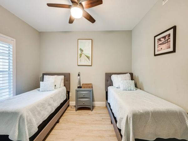 Cozy Two Bedroom Vacation Rental in Naples