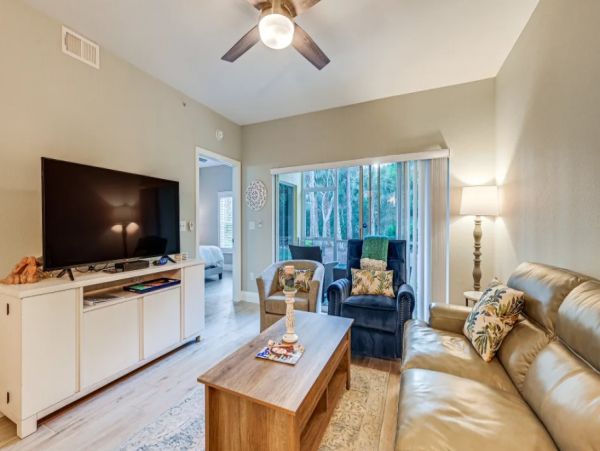 Cozy Two Bedroom Vacation Rental in Naples