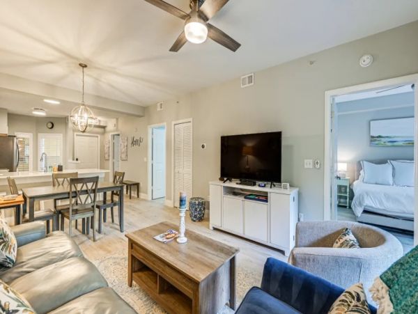 Cozy Two Bedroom Vacation Rental in Naples