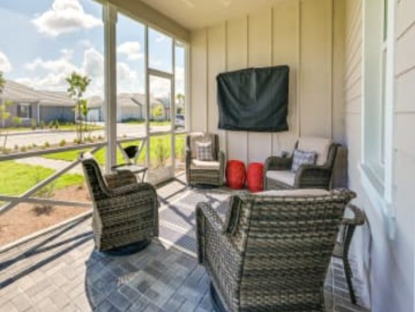 Modern 2-Bed Naples Retreat with Screened Porch