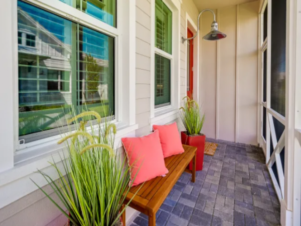 Modern 2-Bed Naples Retreat with Screened Porch