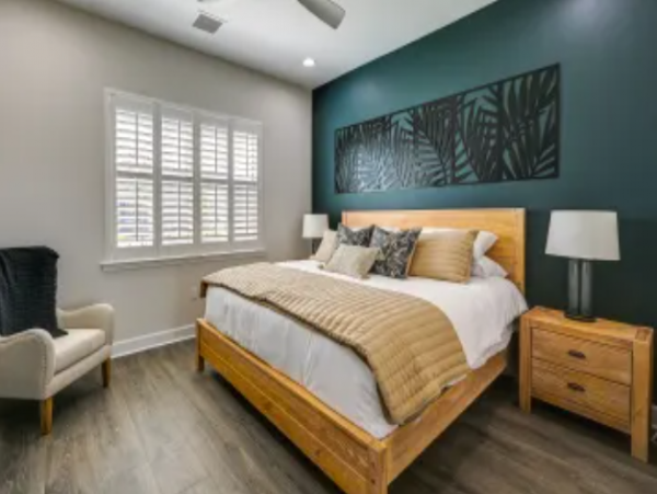 Modern 2-Bed Naples Retreat with Screened Porch