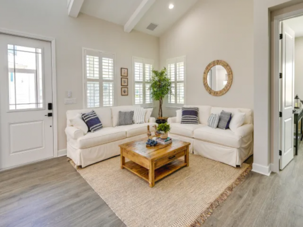 Modern 2-Bed Naples Retreat with Screened Porch