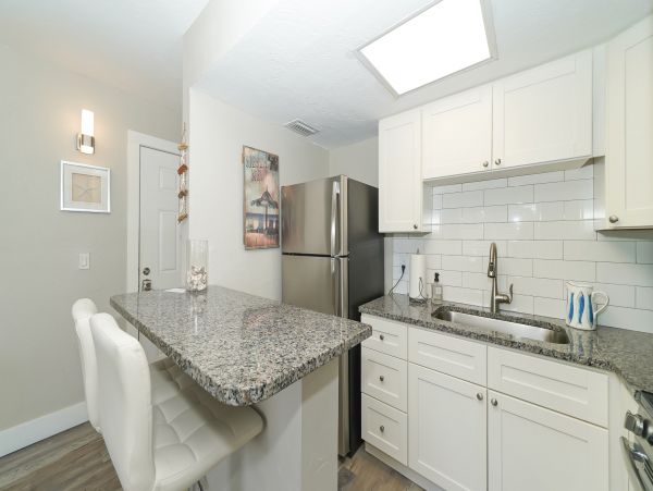 Ultimate Siesta Key Retreat: Beach, Dining & Entertainment Nearby