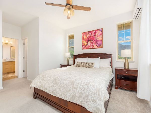 Serene Waianae Retreat: Ocean Views & Modern Amenities