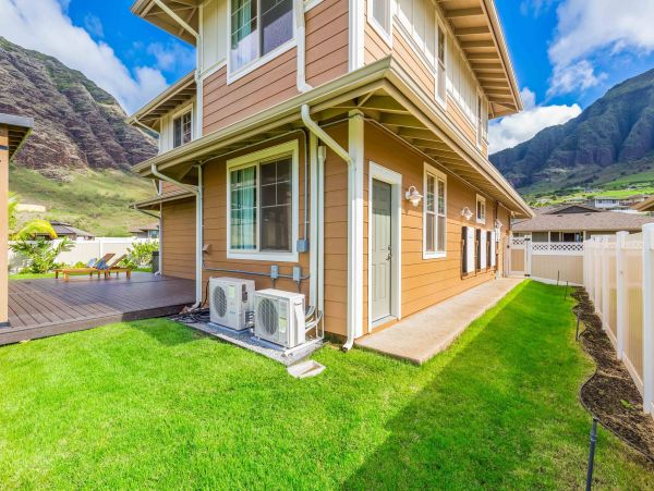 Serene Waianae Retreat: Ocean Views & Modern Amenities